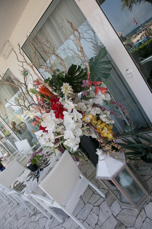 Hotel Heaven Rimini Exterior photo